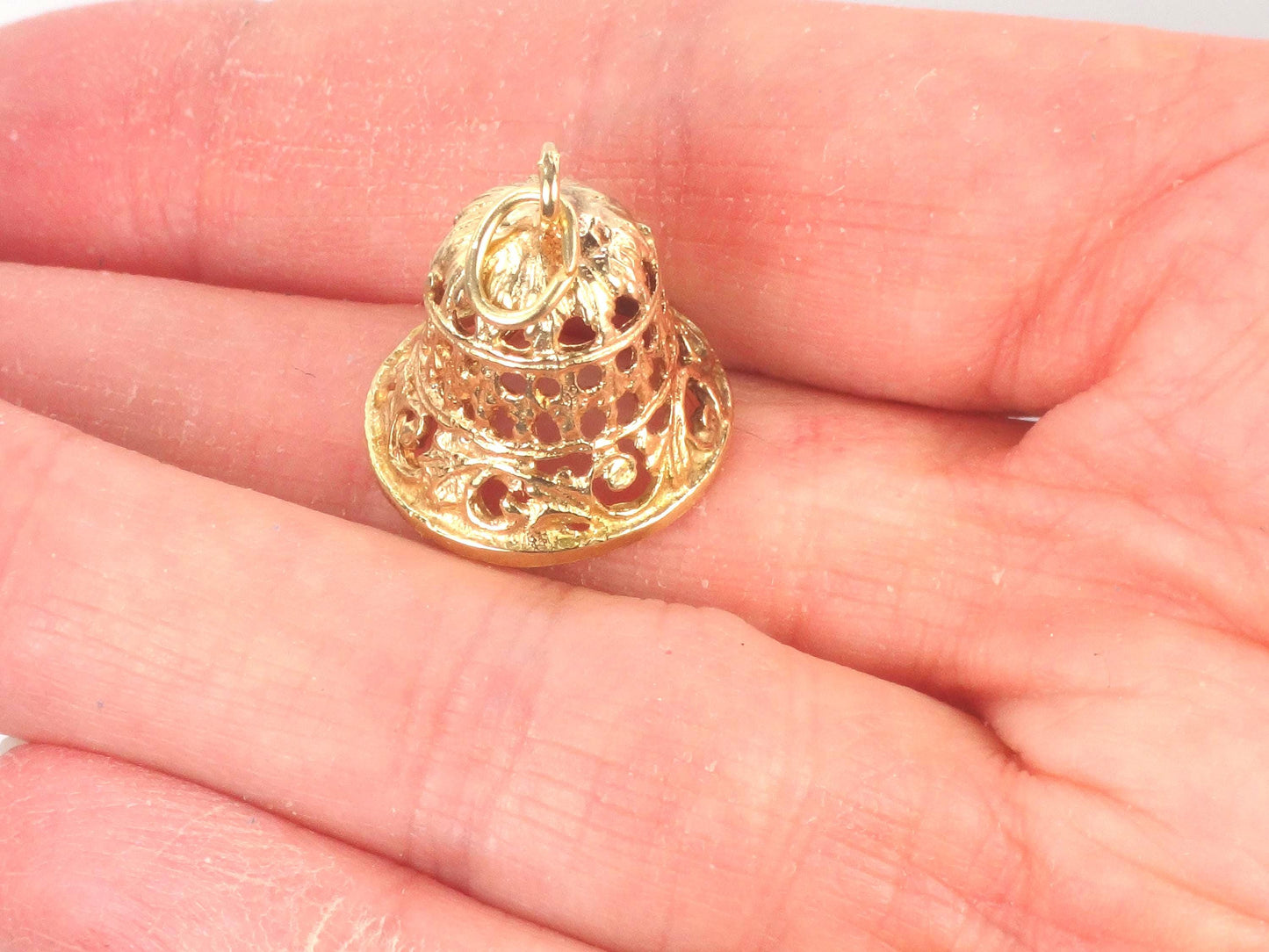 Vintage 14k Yellow Gold Bell Pendant: 3D Moveable Filigree Charm