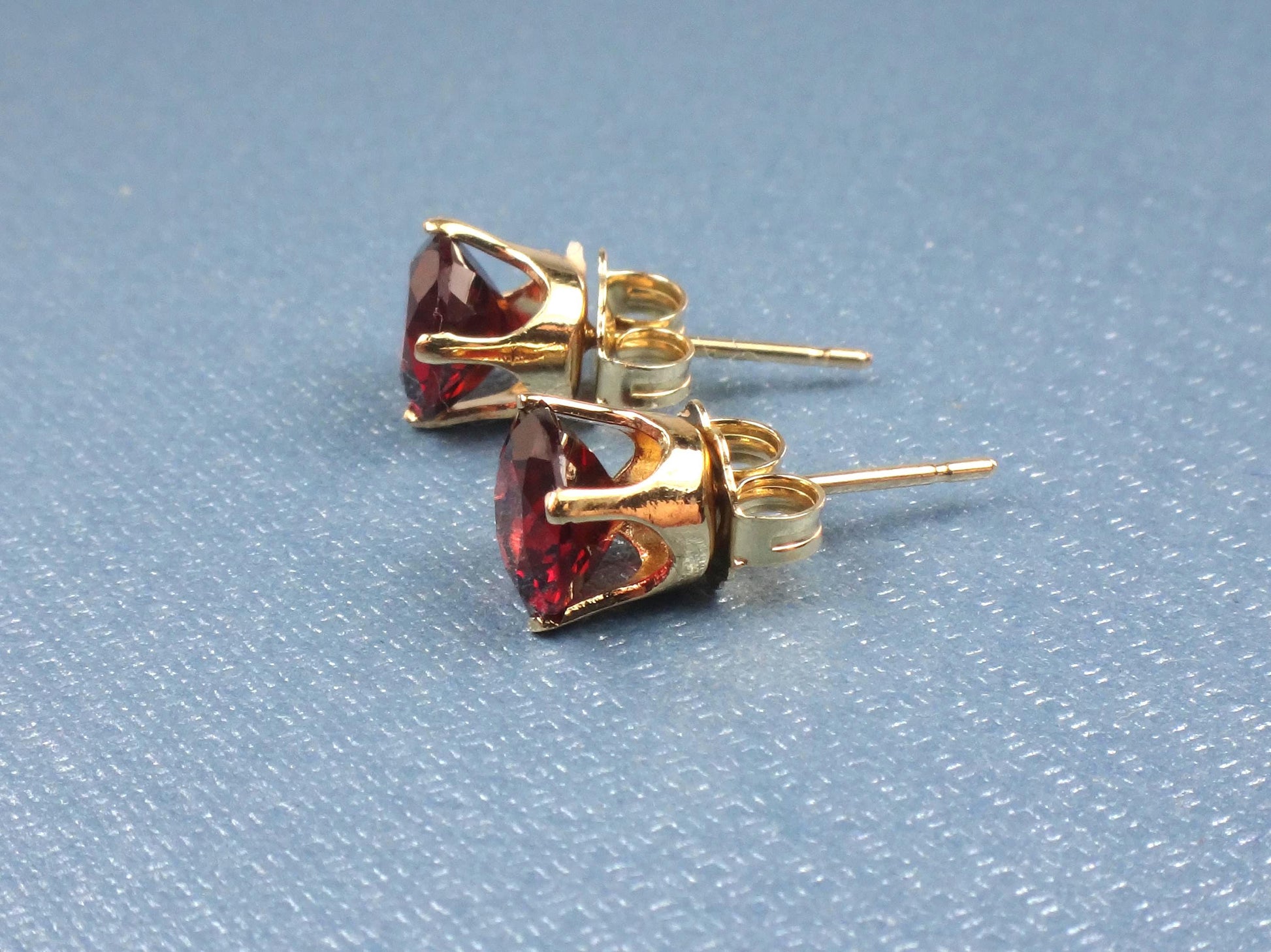 Vintage 14k Gold Garnet Stud Earrings: January Birthstone 6.1 mm