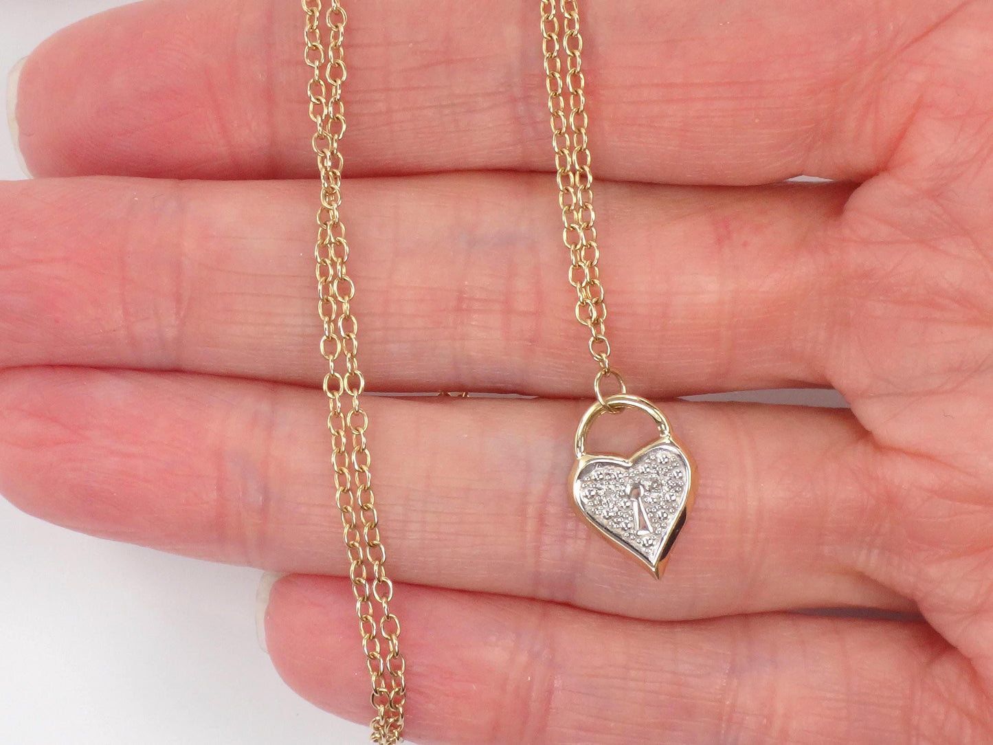 Vintage Dainty 14k Gold Diamond Heart Necklace 16"