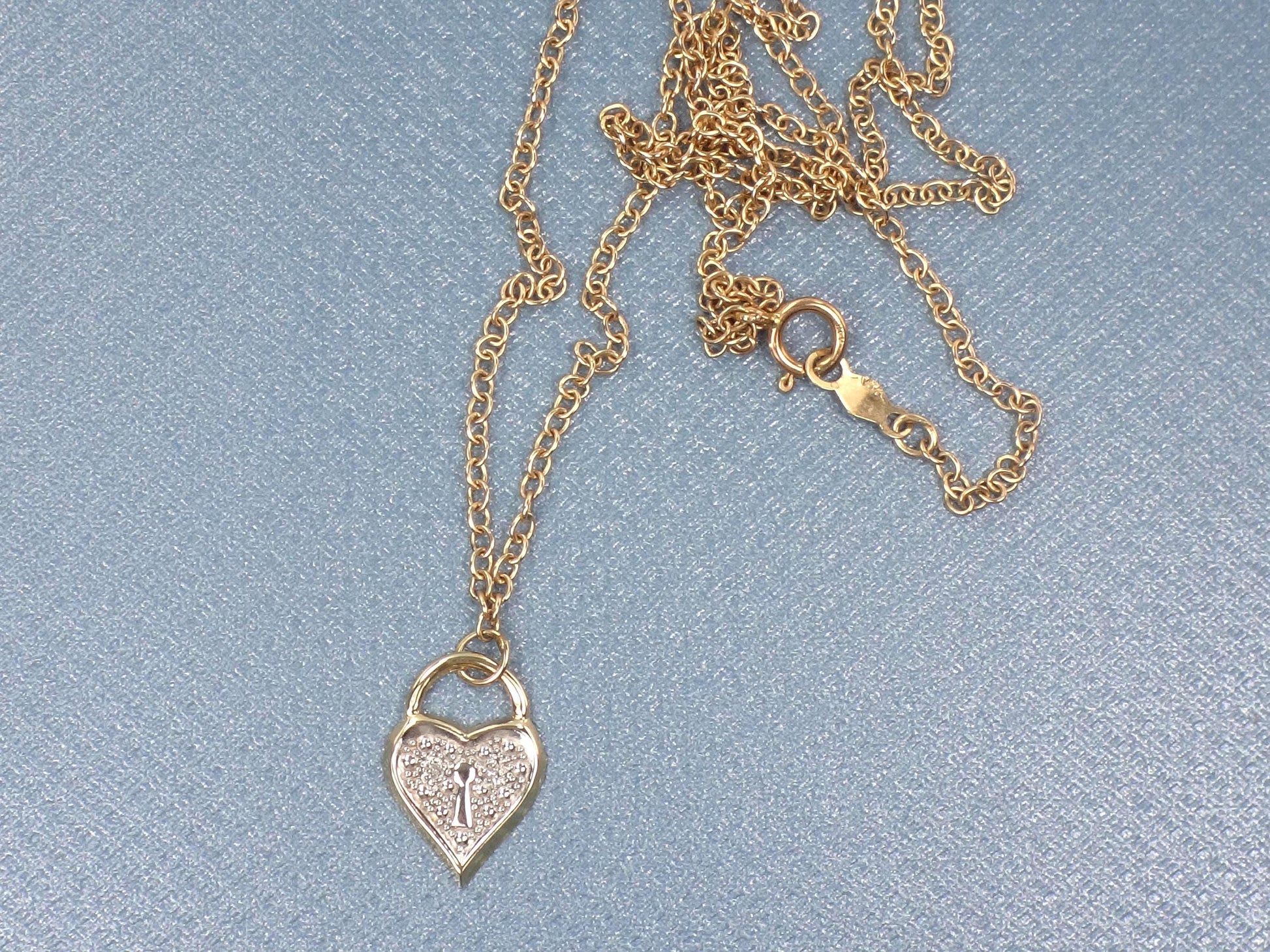 Vintage Dainty 14k Gold Diamond Heart Necklace 16"