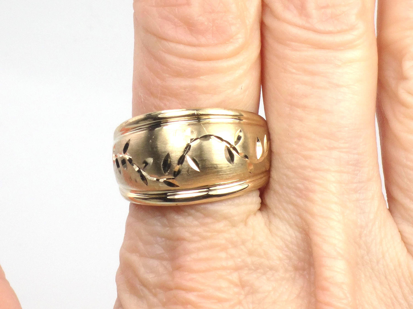 Vintage 10k Solid Gold Wide Michael Anthony Vine Ring Size 8.75