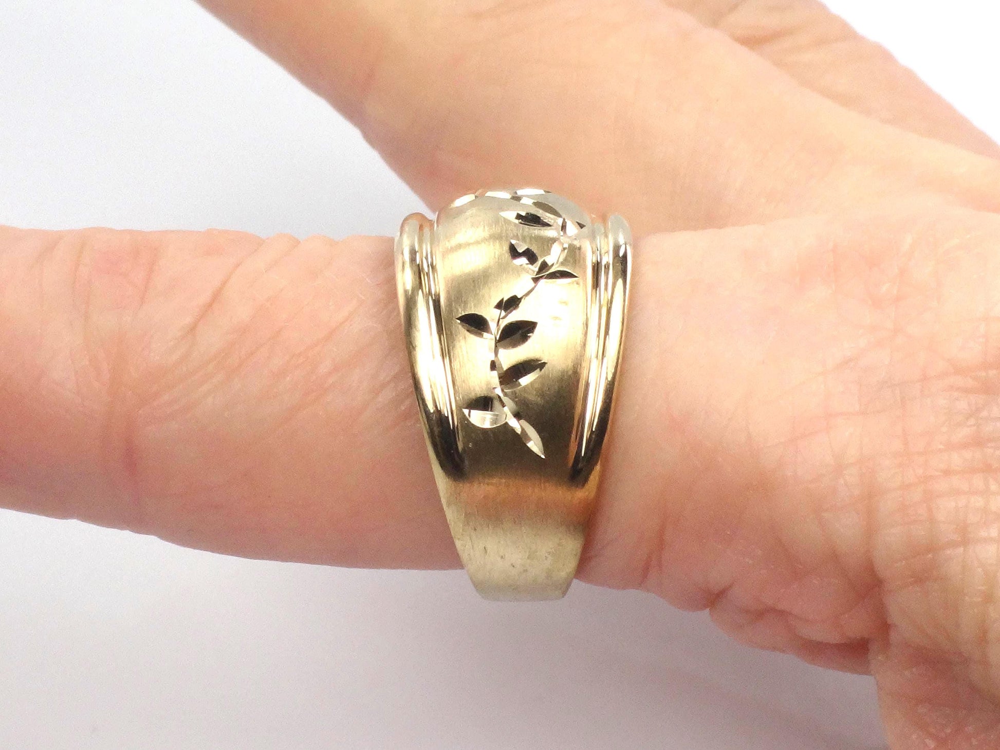 Vintage 10k Solid Gold Wide Michael Anthony Vine Ring Size 8.75