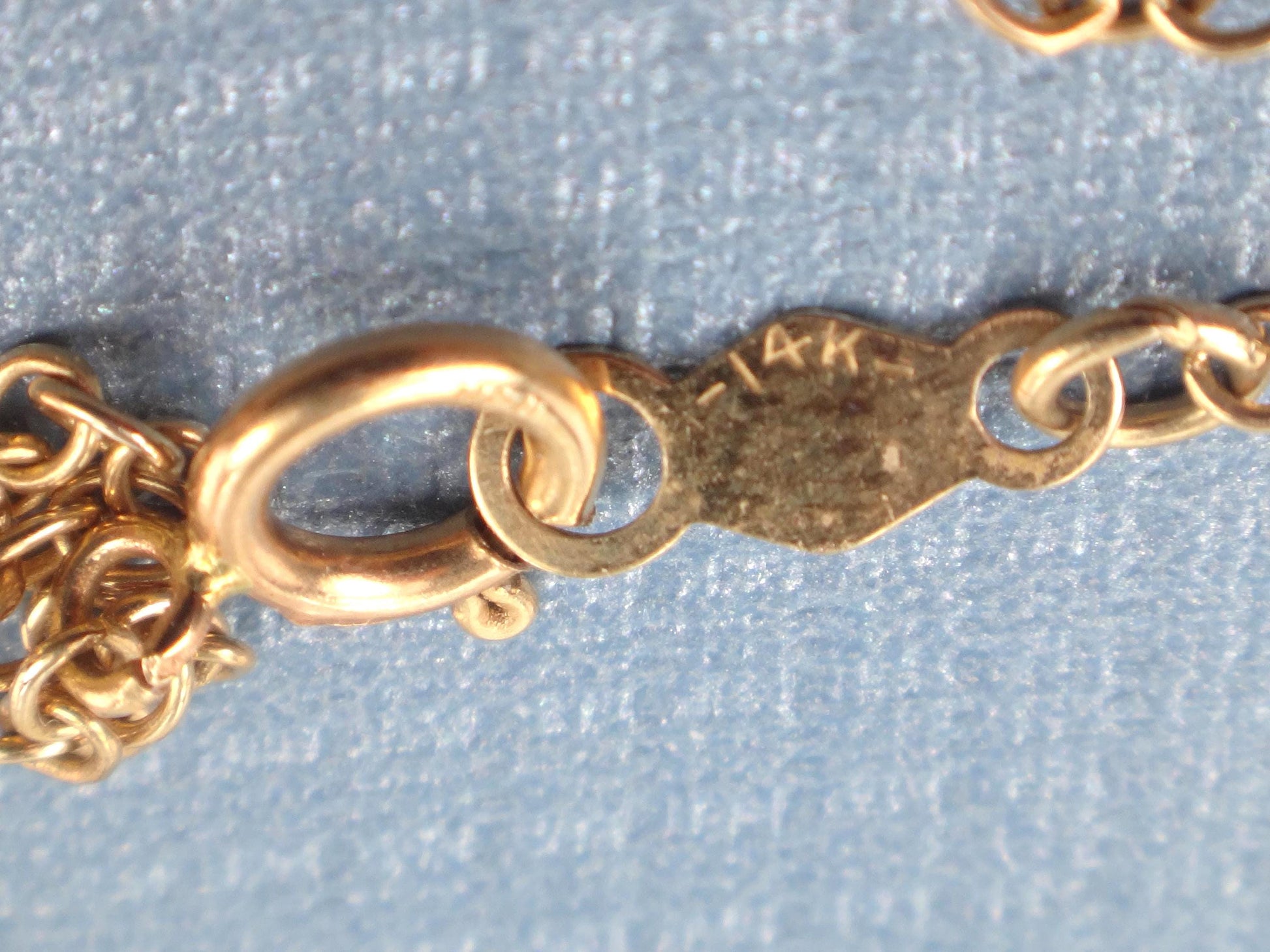Vintage Dainty 14k Gold Diamond Heart Necklace 16"