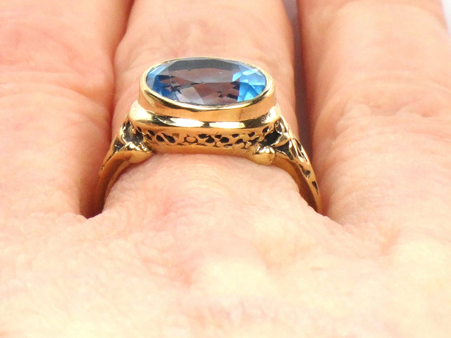 Vintage 14k Yellow Gold Sideways Blue Topaz Ring, Floral, Size 6.25-BelmarJewelers