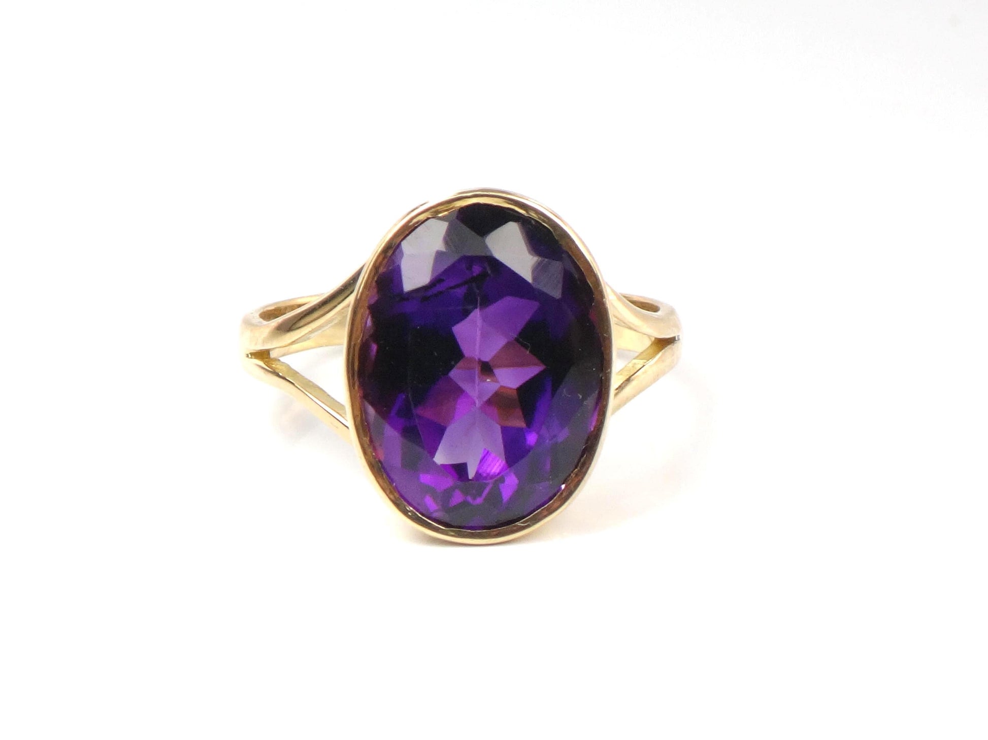 Vintage 19.2k Yellow Gold Bezel Set Amethyst Ring, Size 7-BelmarJewelers