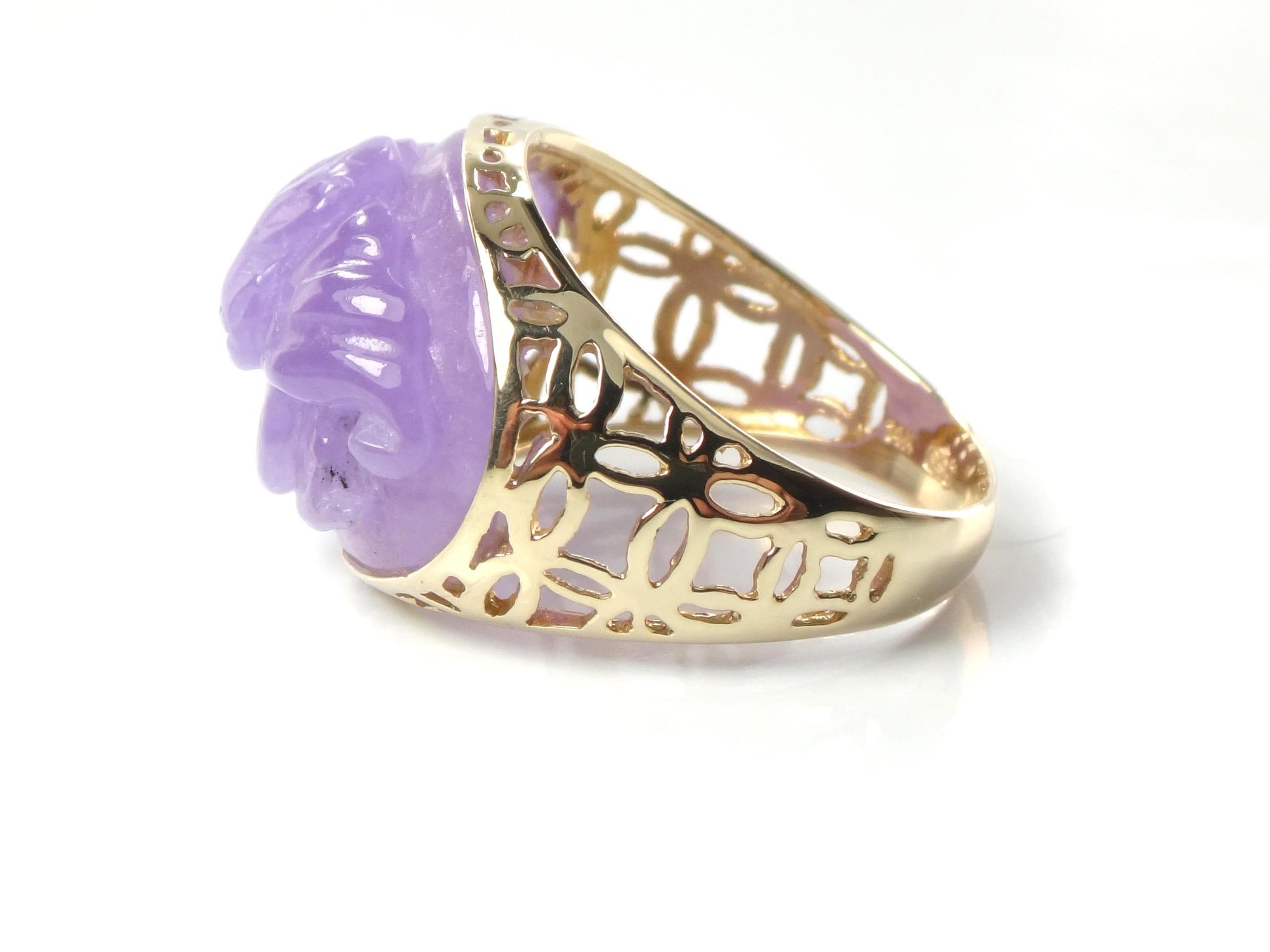 Vintage 14k Yellow Gold Carved Lavender Jade Ring, Size 10-BelmarJewelers