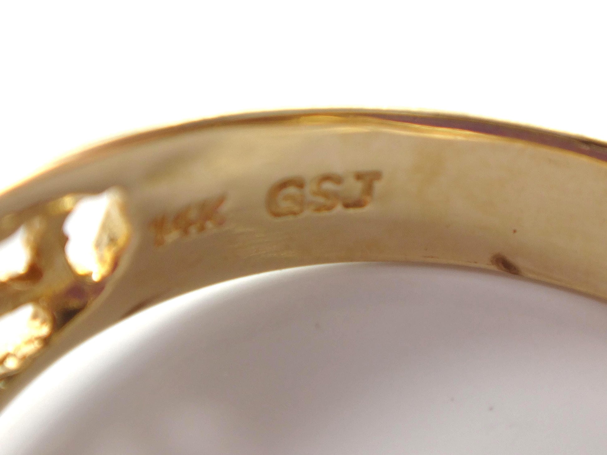 Vintage 14k Yellow Gold Carved Lavender Jade Ring, Size 10-BelmarJewelers