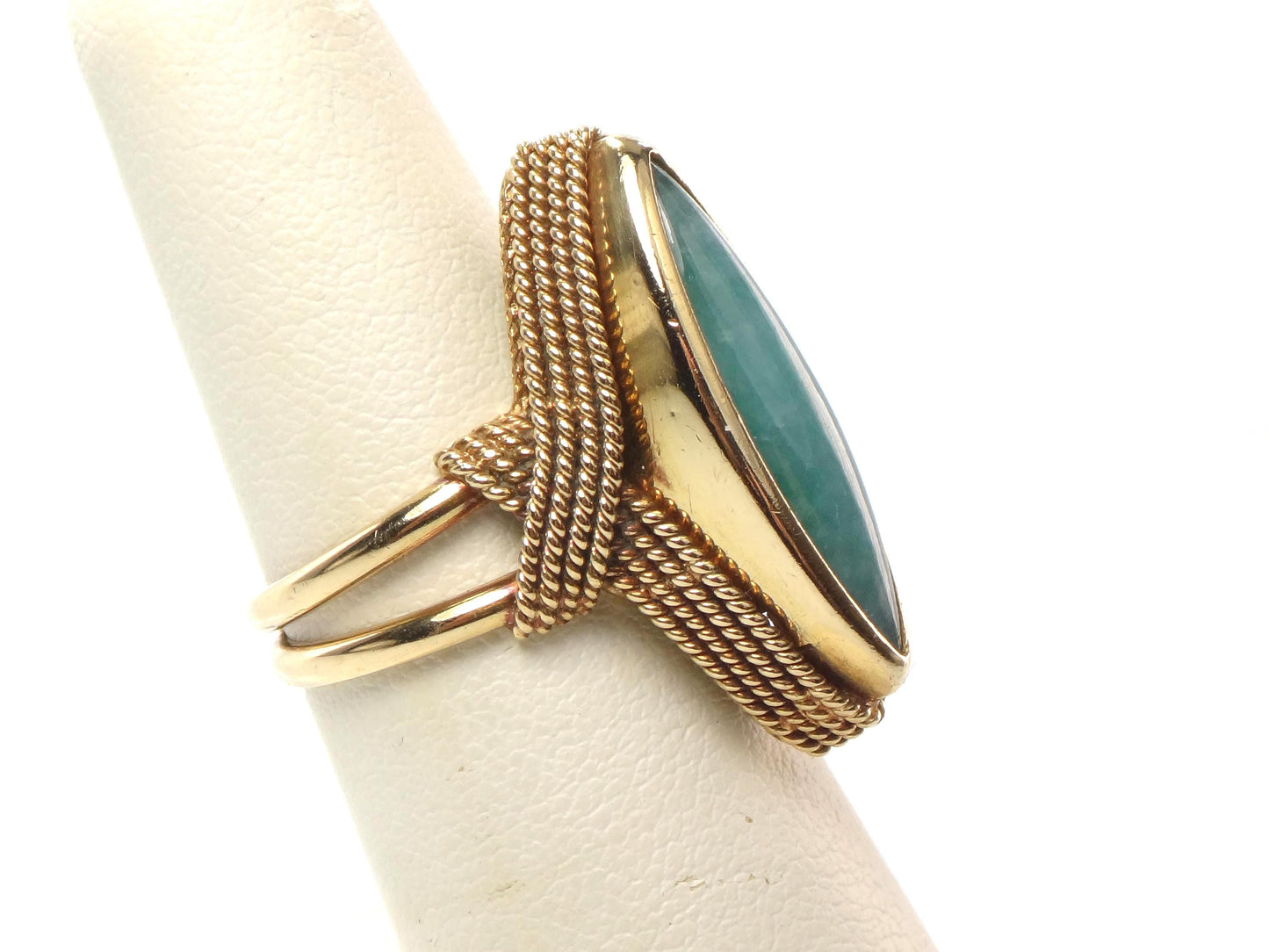 Vintage 18k Yellow Gold Marquise Green Jade Ring Size 6 1/4-BelmarJewelers