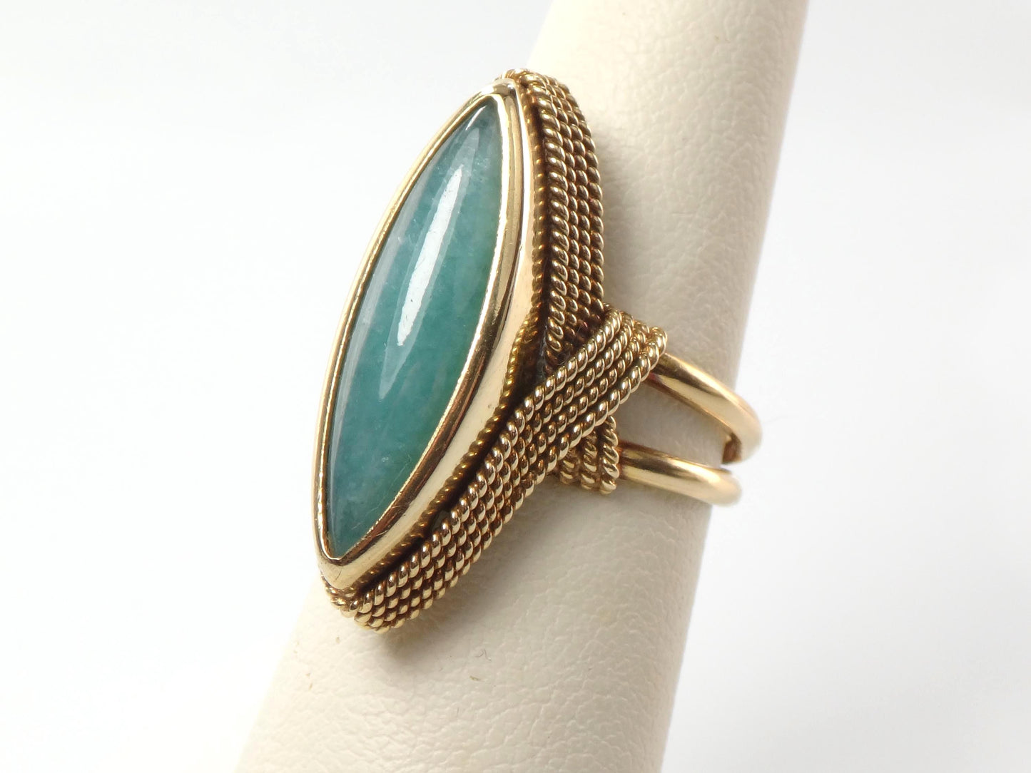 Vintage 18k Yellow Gold Marquise Green Jade Ring Size 6 1/4-BelmarJewelers