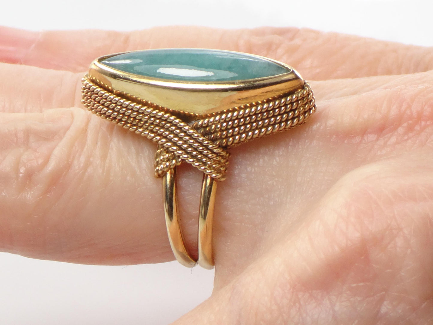 Vintage 18k Yellow Gold Marquise Green Jade Ring Size 6 1/4-BelmarJewelers