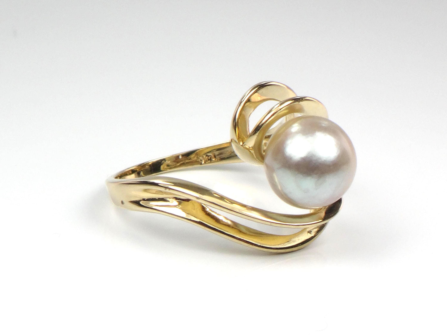 Vintage 14k Yellow Gold Light Gray Pearl Ring - 7.8 MM, Size 4.75-BelmarJewelers