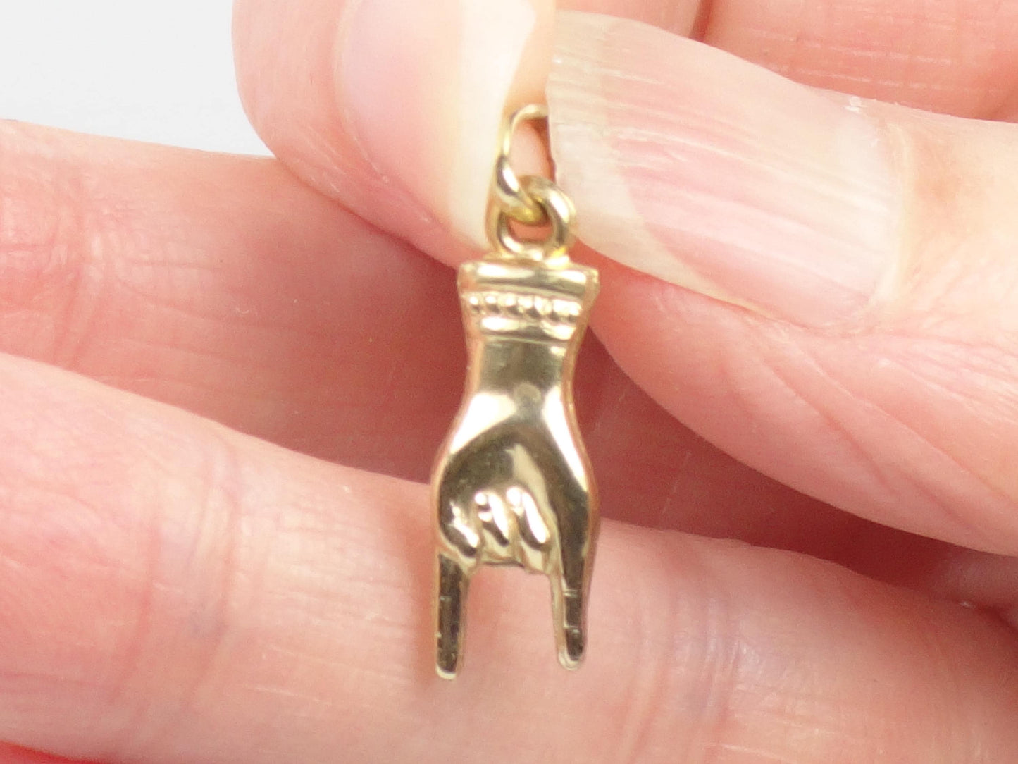 Vintage 14k Yellow Gold Italian Hand Charm, Good Luck Pendant-BelmarJewelers