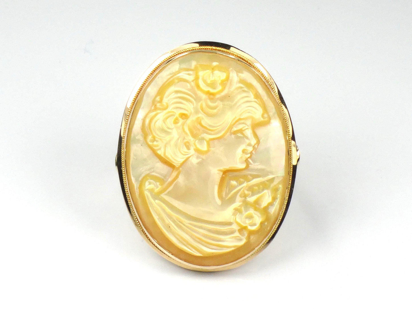 Vintage 14k Yellow Gold Italian Mother of Pearl Cameo Ring, Size 8-BelmarJewelers