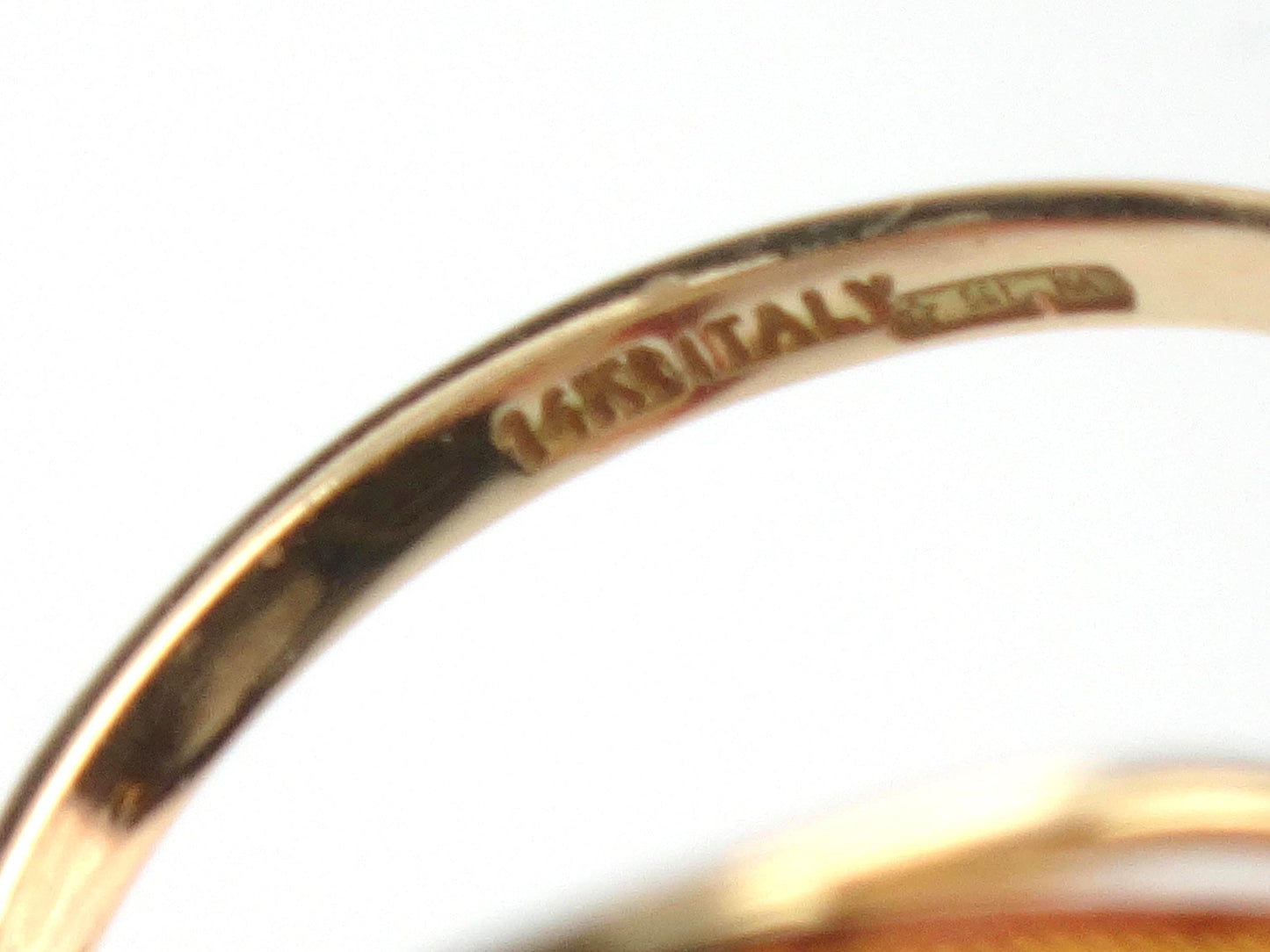 Vintage 14k Yellow Gold Italian Mother of Pearl Cameo Ring, Size 8-BelmarJewelers