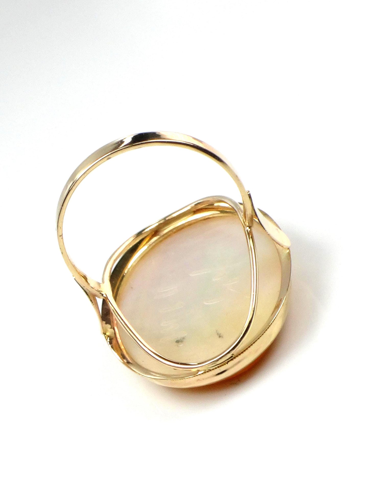 Vintage 14k Yellow Gold Italian Mother of Pearl Cameo Ring, Size 8-BelmarJewelers