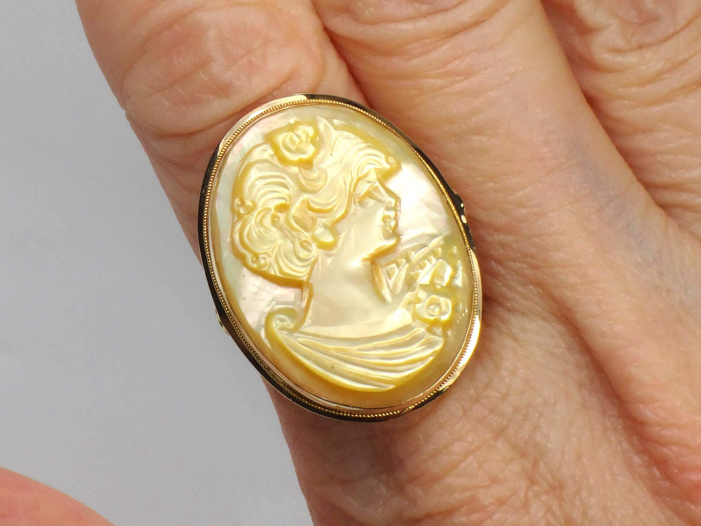 Vintage 14k Yellow Gold Italian Mother of Pearl Cameo Ring, Size 8-BelmarJewelers
