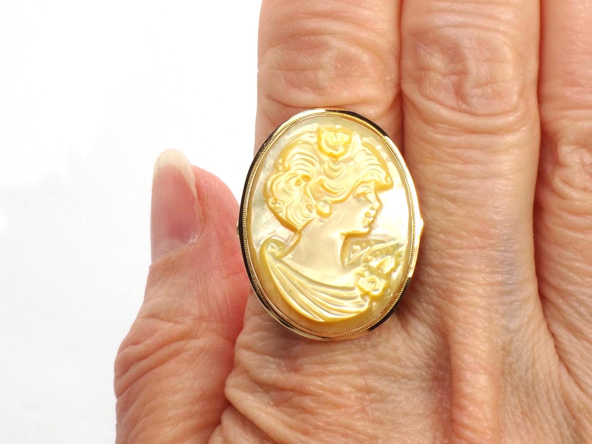 Vintage 14k Yellow Gold Italian Mother of Pearl Cameo Ring, Size 8-BelmarJewelers