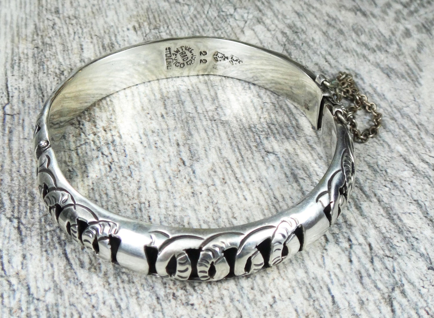 Vintage Sterling Silver Shadow Box Bangle Bracelet - Taxco Mexico