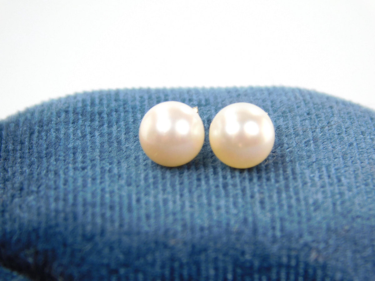 Vintage 14k Yellow Gold Pearl Stud Earrings: Bridal Jewelry, 6.75 MM-BelmarJewelers