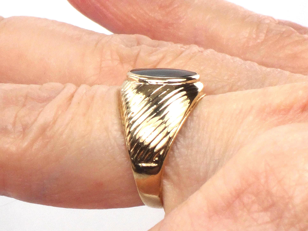 Vintage Solid 10k Yellow Gold Onyx Ring: 1960s, Bezel Set Black Stone, Size 5-BelmarJewelers