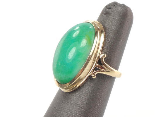 Vintage 10k Yellow Gold Oval Green Chrysoprase Ring, Size 5-BelmarJewelers