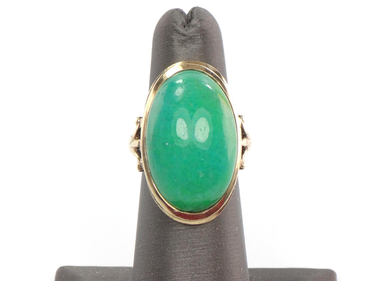Vintage 10k Yellow Gold Oval Green Chrysoprase Ring, Size 5-BelmarJewelers