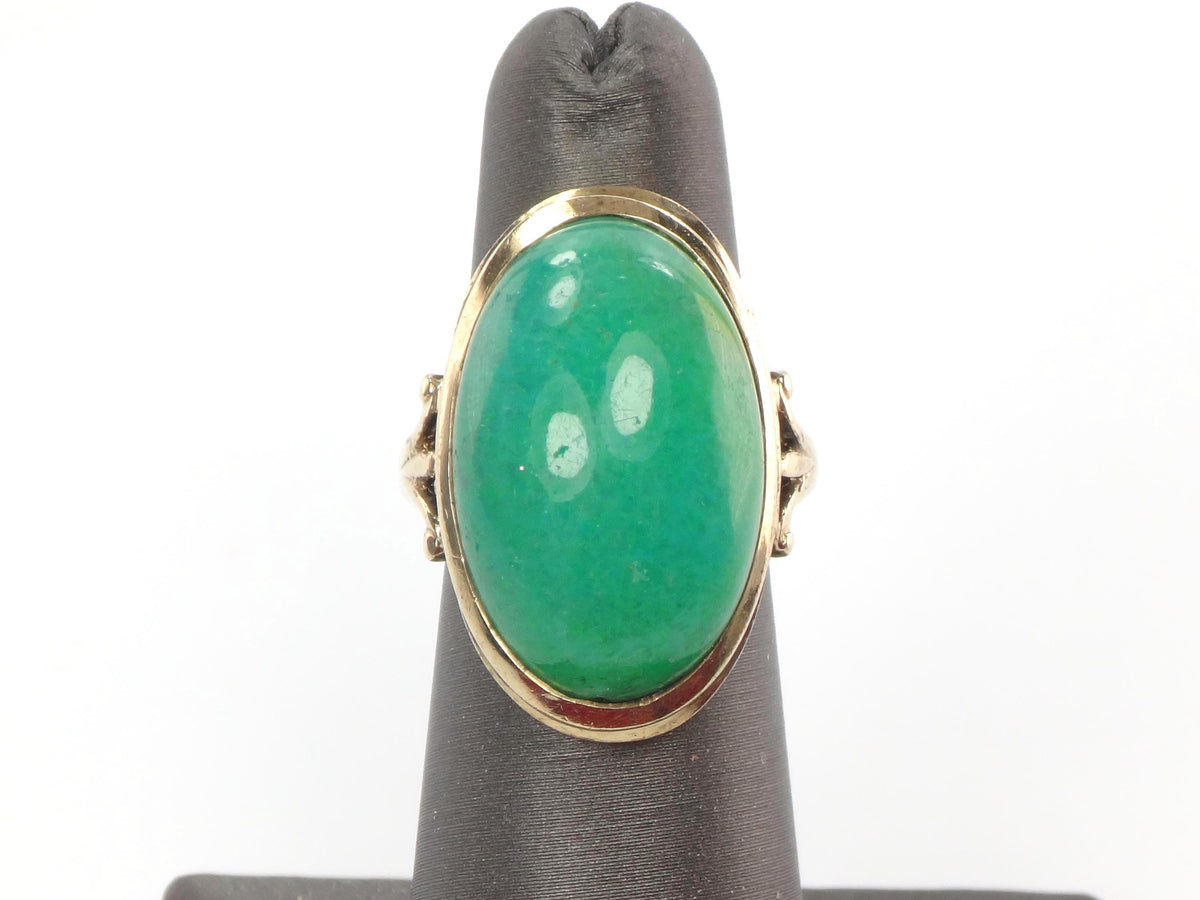 Vintage 10k Yellow Gold Oval Green Chrysoprase Ring, Size 5-BelmarJewelers