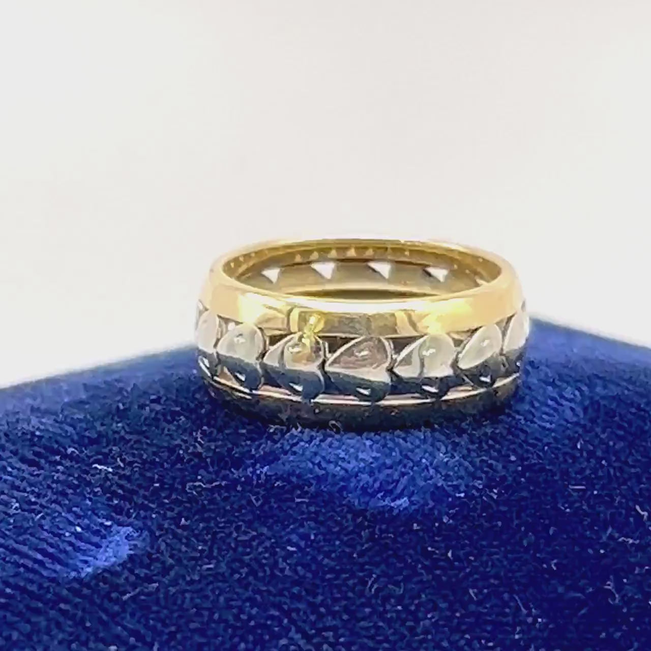 Vintage 14k Two-Tone Gold Hearts Wedding Band - 7.7 MM, Size 6.25